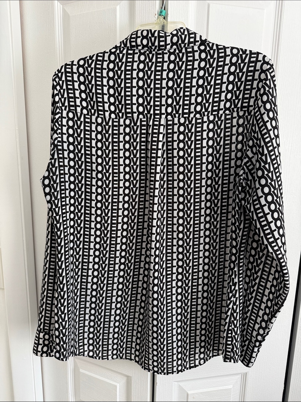 Express Black & White Graphic 'LOVE' Pattern Button-Up Shirt - Picture 6 of 6